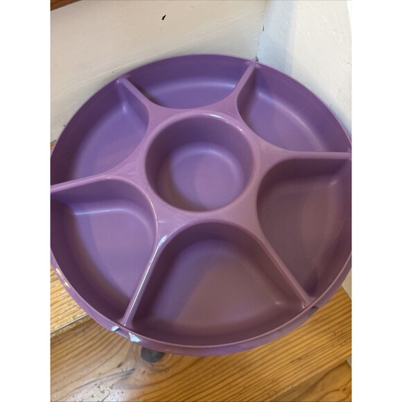 TUPPERWARE Serving Center 6-Part Divided Party Veggie Snack & Dip Tray 1665 1667 - Picture 1 of 4